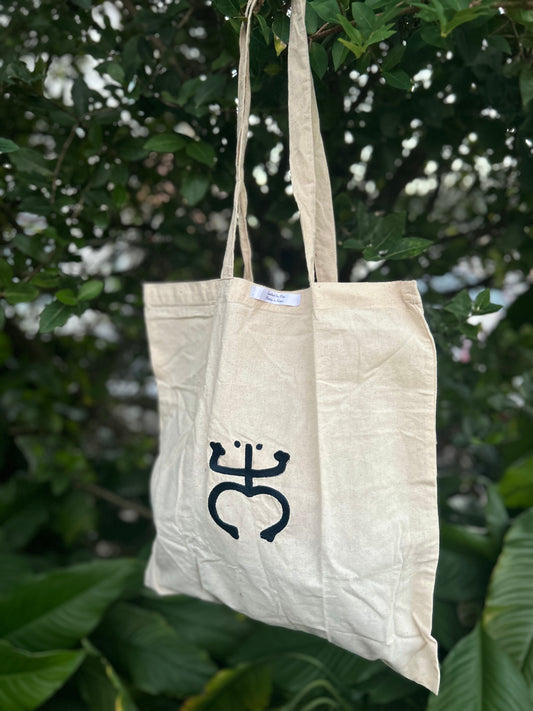 TOTE BAG BORDADA (COQUI TAÍNO)
