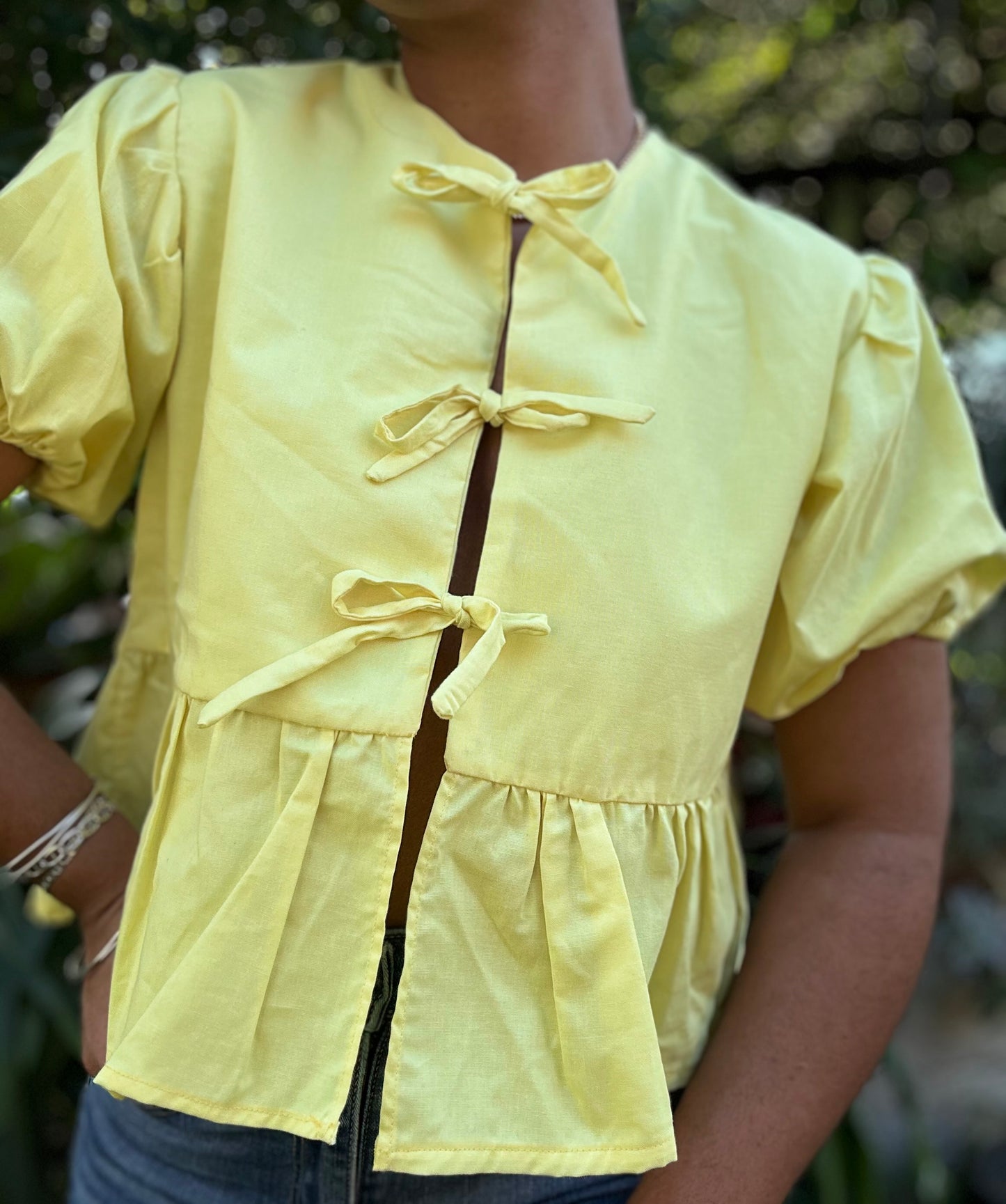 RUFFLES LAZO